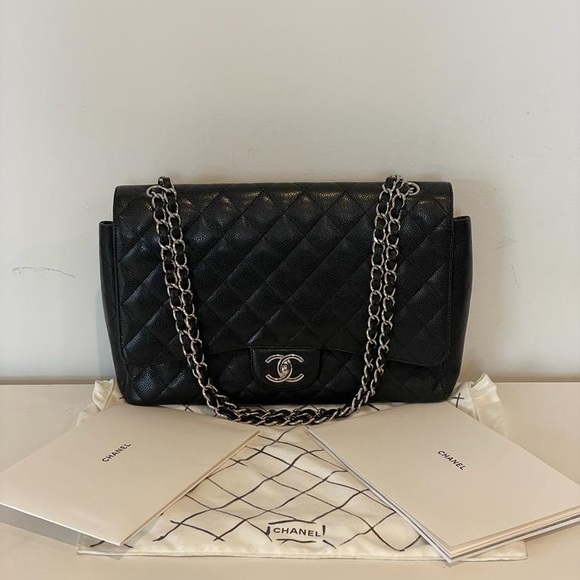 Chanel Double Flap Classic Bag | Caviar Leather | Jumbo | Silver Hardware - Picture 10 of 12